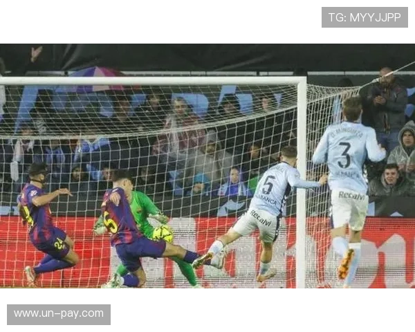 莱万狗剩拜仁称雄 拉菲尼亚瞄准金球